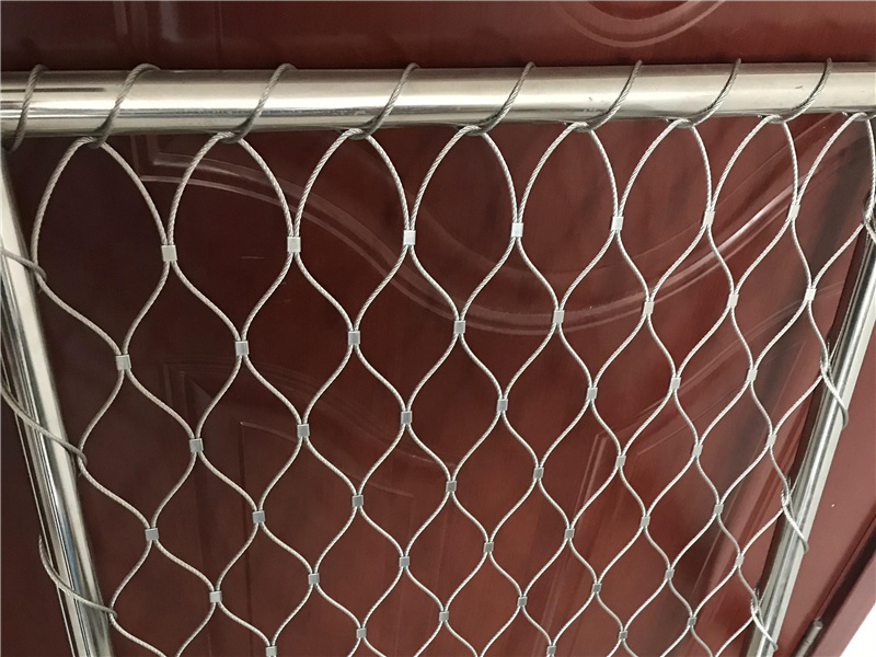 1551772330885303.jpg 不銹鋼繩網(wǎng).JPG